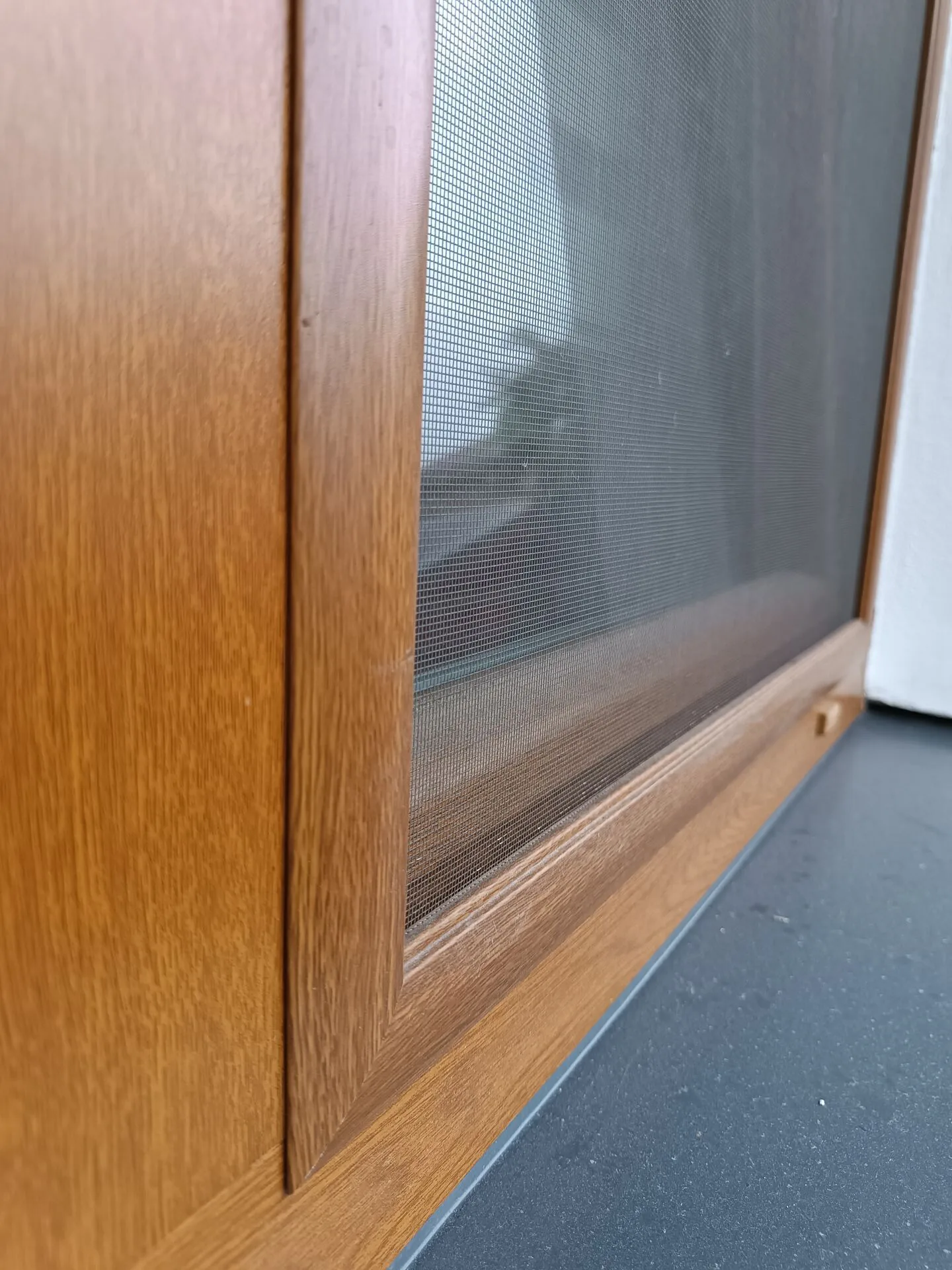 Moskitiera okienna na okno trapezowe Kraków