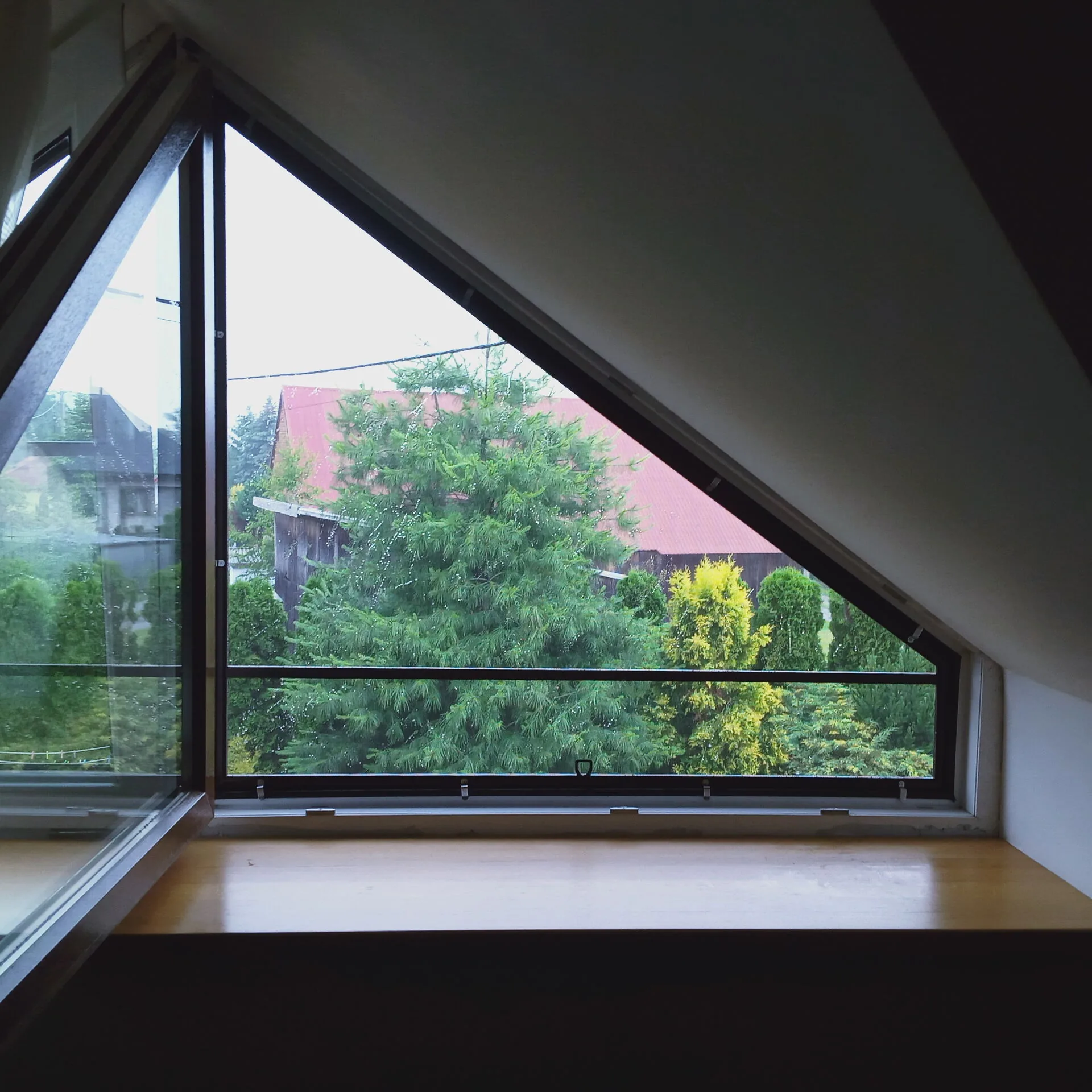 Moskitiery okienne do okna luku Kraków